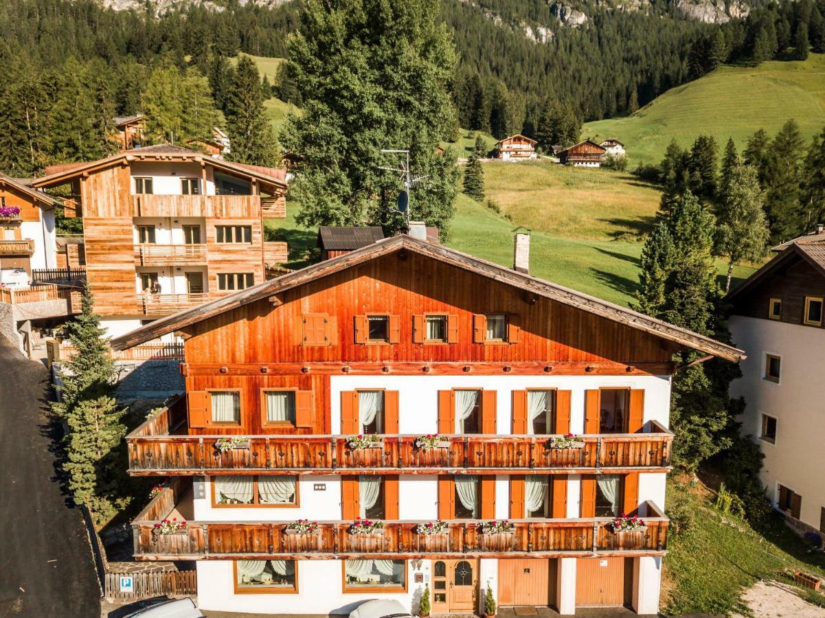 Casa Nives Hotel Ла Виля Екстериор снимка
